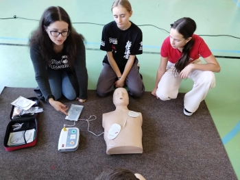 570250988_1296410715616730_9038304481349319872_n