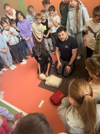 571045683_1296411555616646_5792131917475936163_n