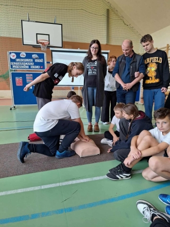 551344576_1296408275616974_3773148367807419158_n