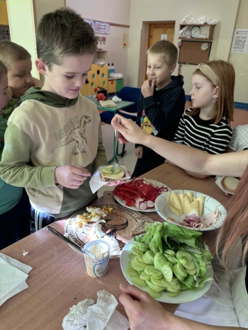 571203925_1296975432226925_5635246562321235711_n