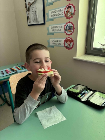 571148584_1296975355560266_7409986672651546005_n