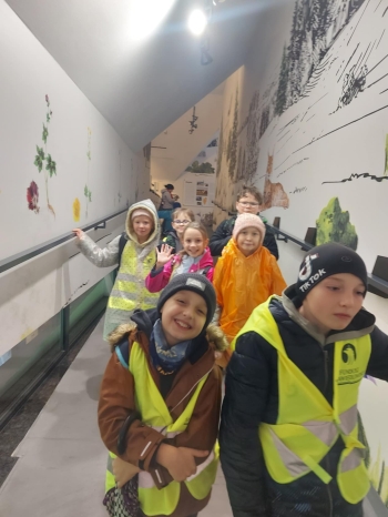 570419960_1298071435450658_1178335805984080074_n